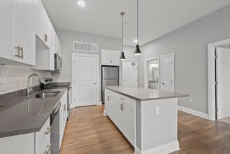 High and Cherry in Columbus, OH - Building Photo - Building Photo