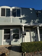 600 Alamo Dr in Vacaville, CA - Building Photo - Building Photo