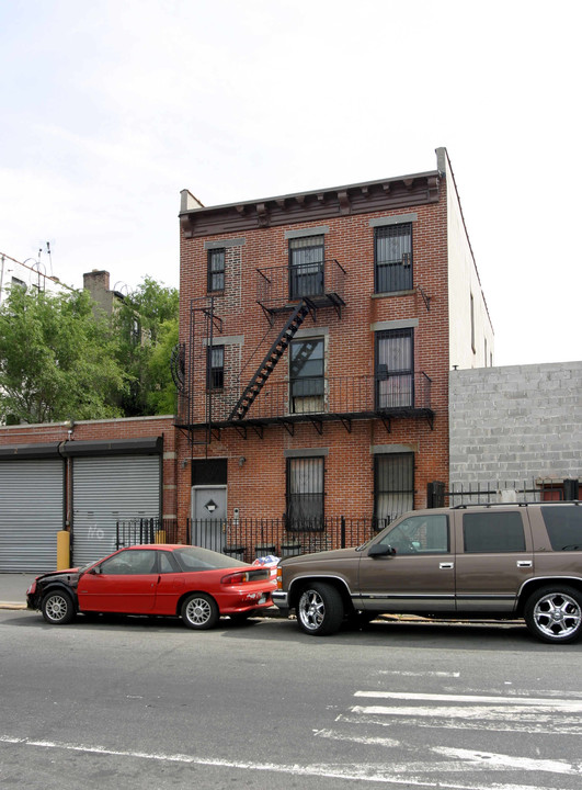 924 Dean St in Brooklyn, NY - Building Photo