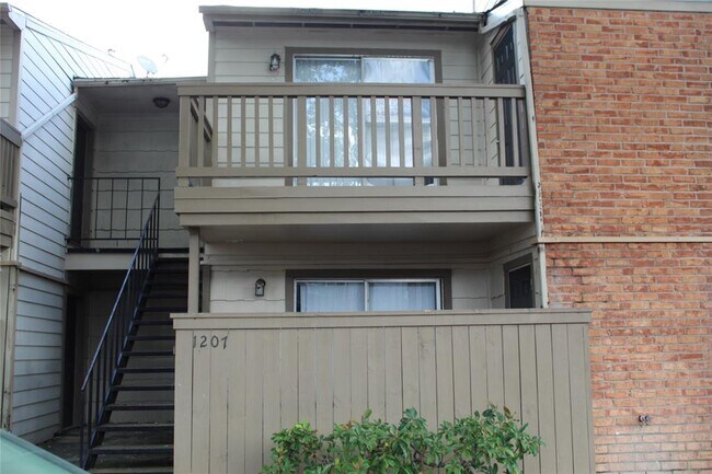 6001 Reims Rd in Houston, TX - Building Photo - Building Photo
