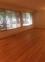 4256 90th Ave SE in Mercer Island, WA - Building Photo - Building Photo