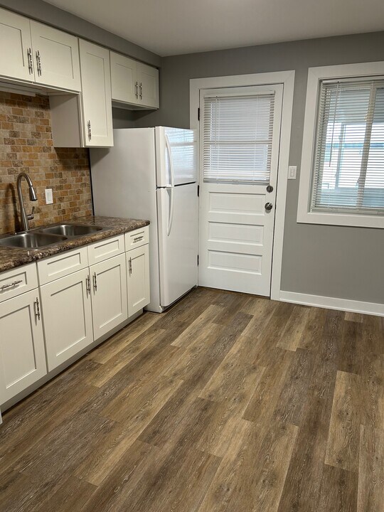 9610 N Greenwood Ave, Unit 2E in Des Plaines, IL - Building Photo