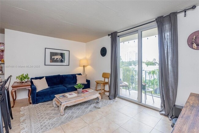 915 Jefferson Ave, Unit 4A in Miami Beach, FL - Building Photo - Building Photo