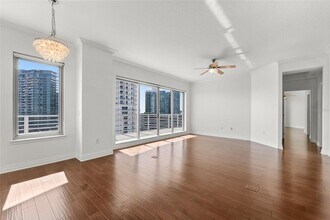 1209 E Cumberland Ave in Tampa, FL - Building Photo - Building Photo