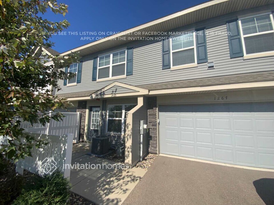 1267 Lower 143rd St E in Rosemount, MN - Building Photo
