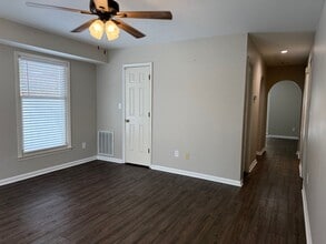 2433 1st St NW in Hickory, NC - Building Photo - Building Photo