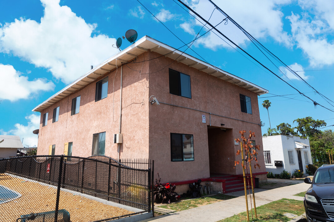 164 E Eagle St in Long Beach, CA - Building Photo