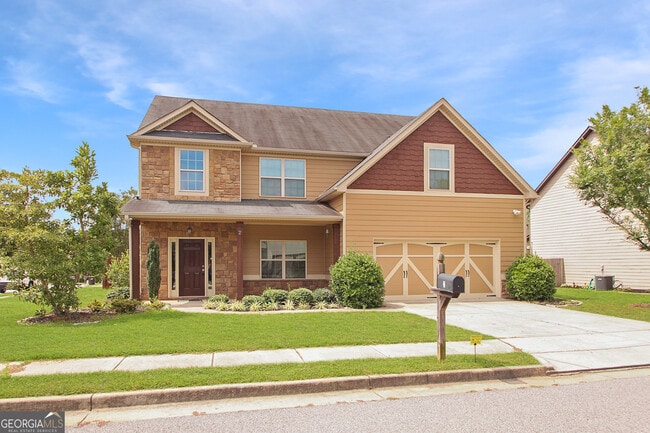 2 Lynnfield Dr