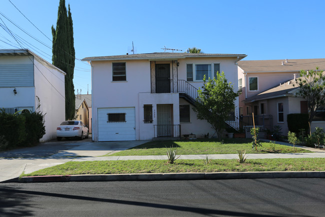 1320 Orange Grove Ave in Glendale, CA - Building Photo - Building Photo