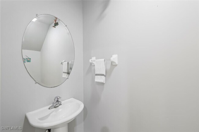 property at 836 Hampton Cir