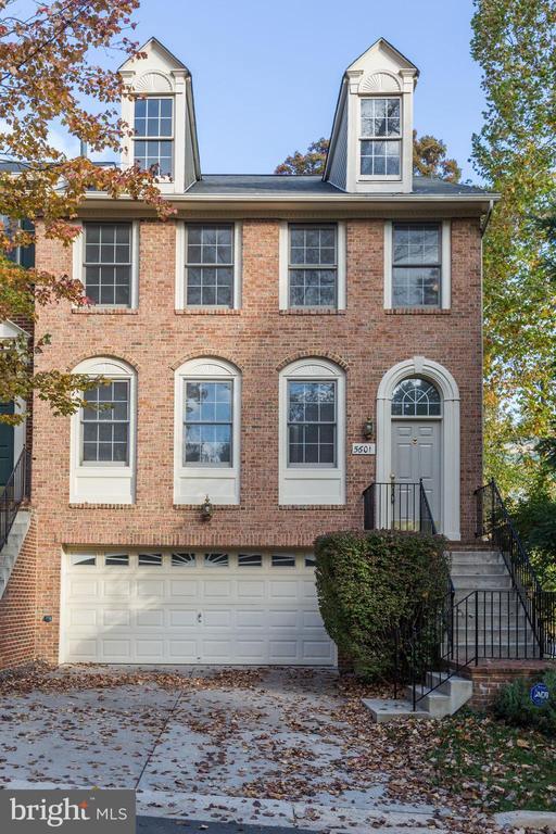 property at 5601 Morning Ridge Ct