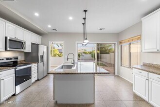 8841 E Meadow Hill Dr in Scottsdale, AZ - Building Photo - Building Photo