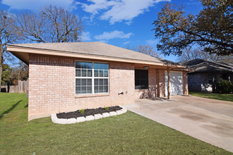 1107 E Avenue M in Belton, TX - Building Photo - Building Photo