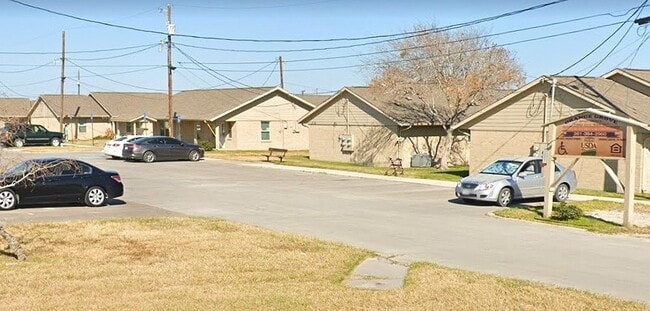 520 E Orange Ave in Orange Grove, TX - Building Photo - Building Photo