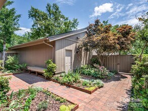 5110 Dunes Ct in Charlotte, NC - Building Photo - Building Photo