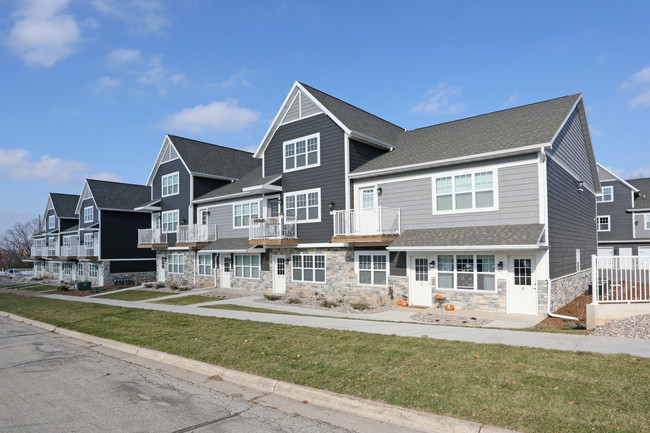 Chapel Hill Apartments in Green Bay, WI - Building Photo - Building Photo