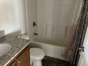 70 Montecito Dr in Pahrump, NV - Foto de edificio - Building Photo