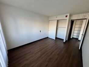 Phoenix Place in Pontiac, MI - Building Photo - Building Photo