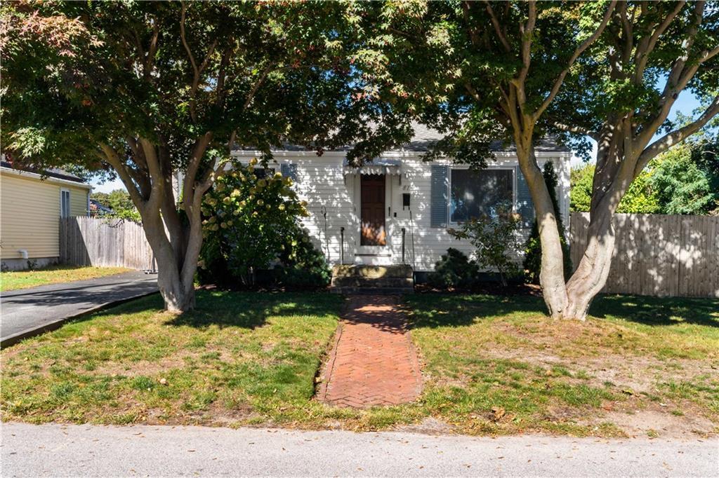 81 Easton Ave in Warwick, RI - Building Photo