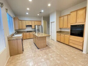 10689 Arundel Ave in Las Vegas, NV - Foto de edificio - Building Photo