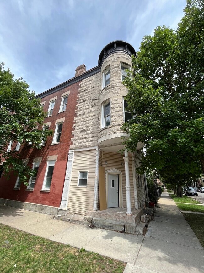 property at 2658 W Cortez St