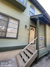 1330 Mayflower Ave in Monrovia, CA - Foto de edificio - Building Photo