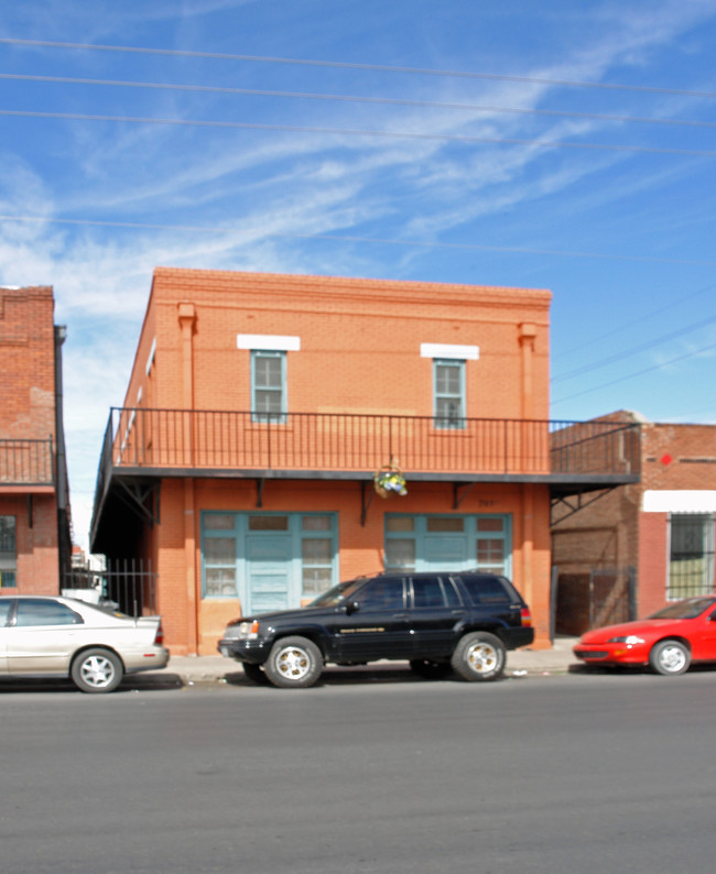 705 1/2 S Oregon St in El Paso, TX - Building Photo - Building Photo