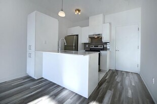 430 Rue Notre-Dame in Repentigny, QC - Building Photo