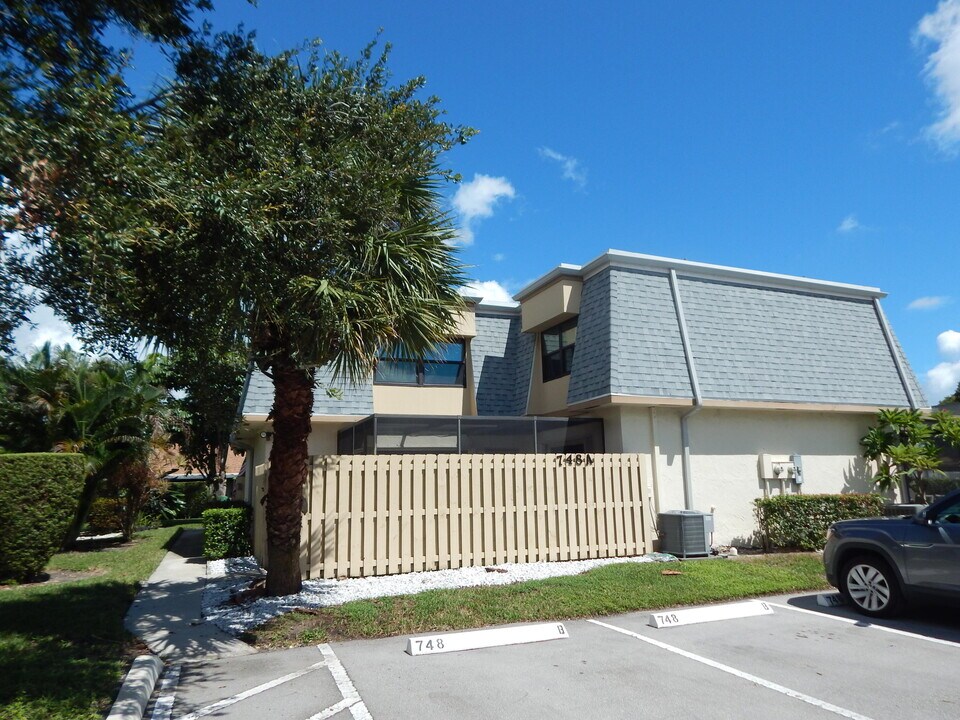 748 NW 29th Ave in Delray Beach, FL - Building Photo