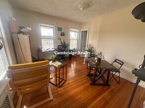 543 Broadway in Somerville, MA - Foto de edificio - Building Photo