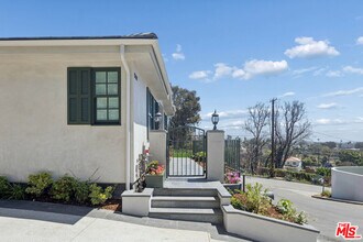15201 Mc Kendree Ave in Los Angeles, CA - Building Photo - Building Photo