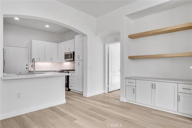 property at 6 Celano Ct