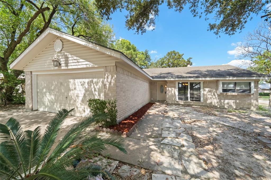 10619 Village Trail Dr in Houston, TX - Building Photo