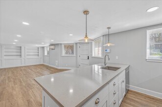 1705 NW 25th Ave in Portland, OR - Foto de edificio - Building Photo