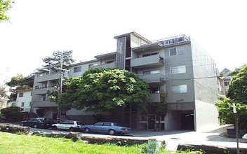 3080 Richmond Blvd in Oakland, CA - Building Photo - Building Photo