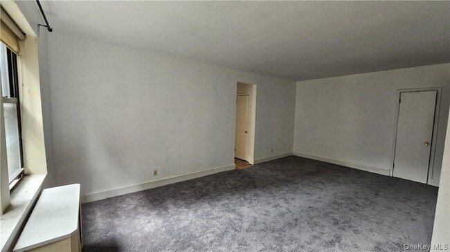 312 Main St, Unit 4E in White Plains, NY - Building Photo - Building Photo