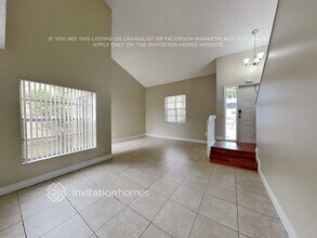 14075 Langley Pl in Davie, FL - Foto de edificio - Building Photo
