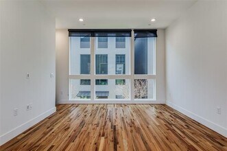 4426 Cabell Dr in Dallas, TX - Building Photo - Building Photo