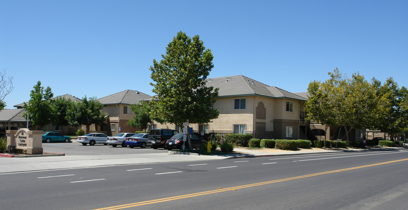 Brentwood Park Apartments in Brentwood, CA - Building Photo