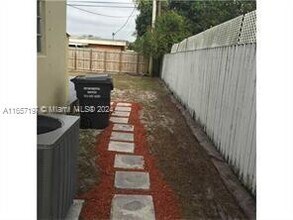 1321 N 69 Ter-Unit -1321 in Hollywood, FL - Building Photo - Building Photo