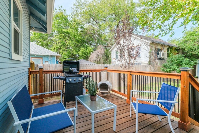 property at 207 Lindale St