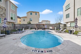 1303 Upland Retreat Dr in Houston, TX - Building Photo - Building Photo