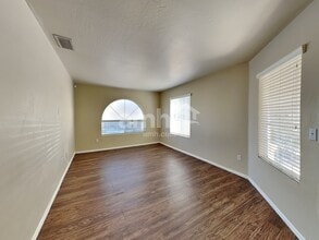 7463 E Natal Ave in Mesa, AZ - Foto de edificio - Building Photo