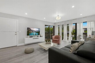 5495 NE 25th Ave in Fort Lauderdale, FL - Building Photo - Building Photo