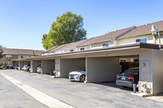 1280 Denver Ln in El Cajon, CA - Foto de edificio - Building Photo