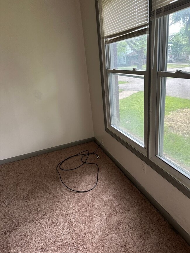 2321 E Midlothian Blvd in Struthers, OH - Building Photo - Building Photo