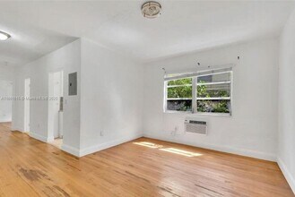 7510 Byron Ave in Miami Beach, FL - Building Photo - Building Photo