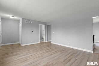 2022 W Glen Ave in Peoria, IL - Building Photo - Building Photo