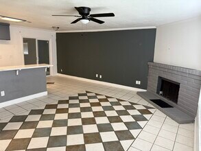 1033 Fremont Blvd in West Sacramento, CA - Foto de edificio - Building Photo