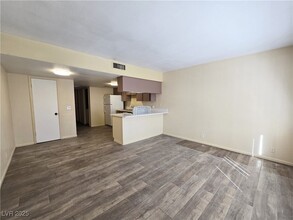 3516 Thomas Patrick Ave, Unit 4 in North Las Vegas, NV - Building Photo - Building Photo
